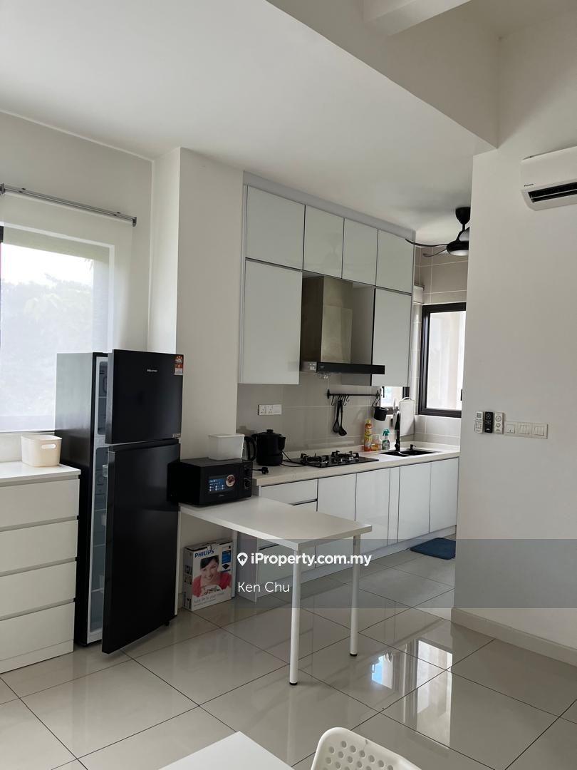 Fully furnished corner unit for rent