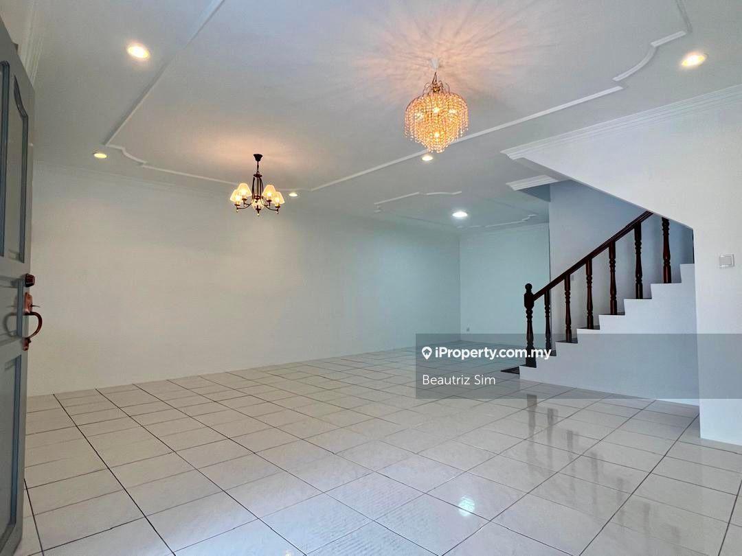 Well Maintained Property in the Desirable Jalan Song Neighborhood