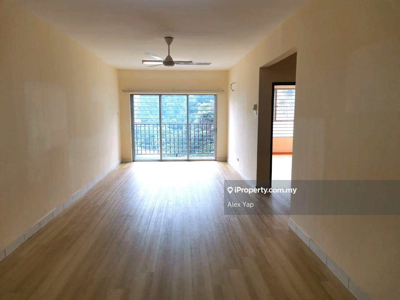 Freehold!! 2 Car Parks!! Low Downpayment!!