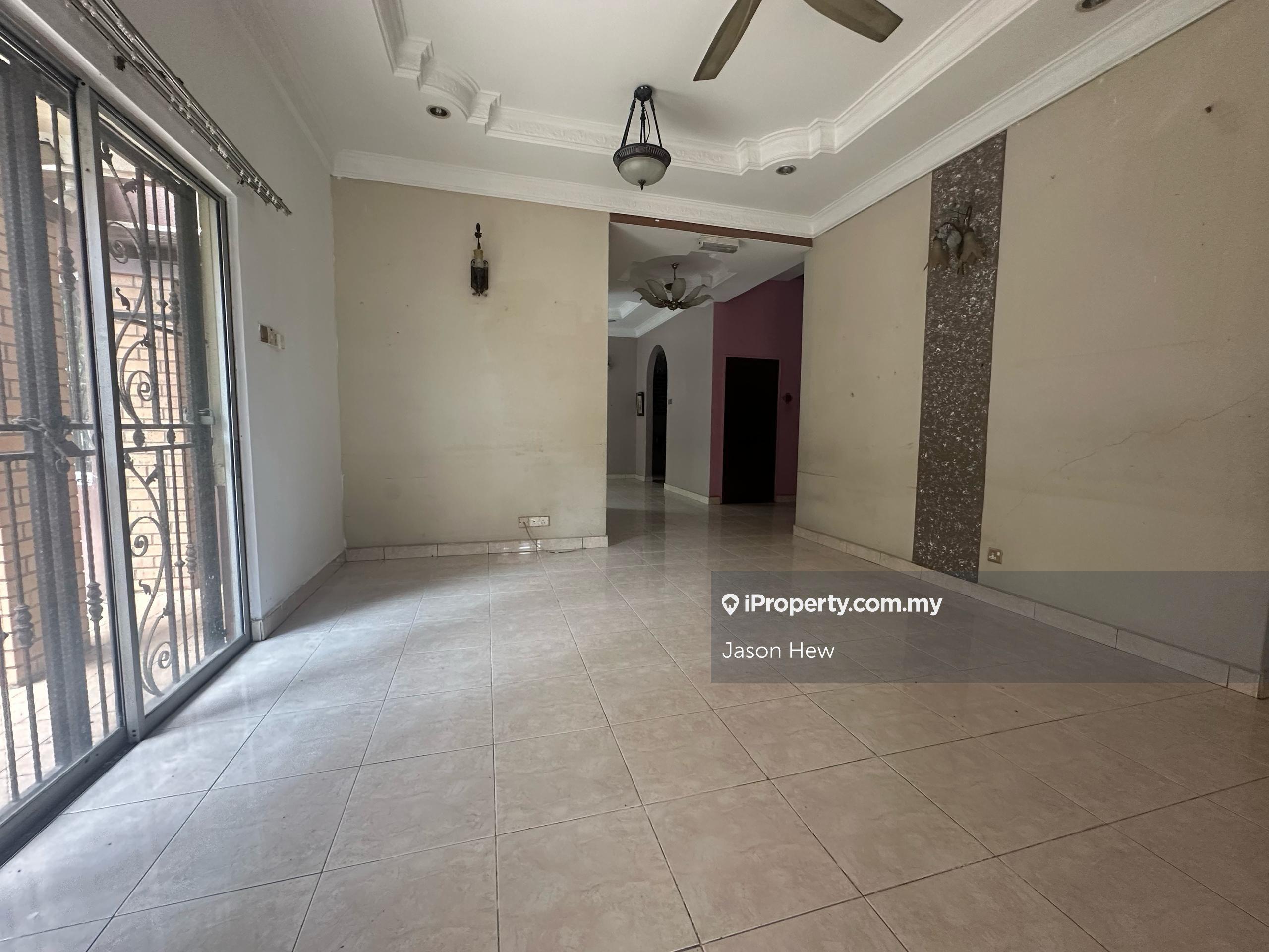 Good Location Semi-D in Bandar Bukit Puchong 2