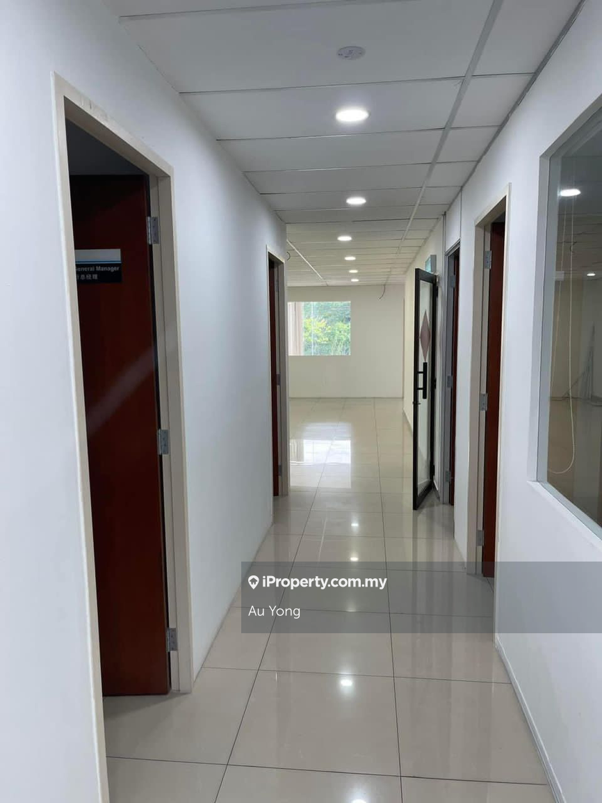 3 Storey Shoplot For Sale @ Tmn Nusa Bestari