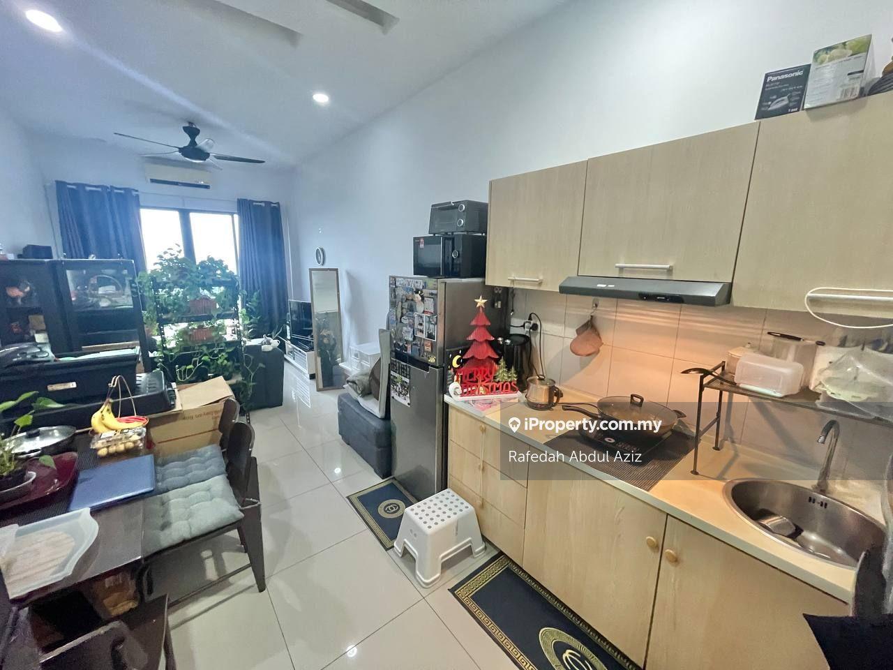 Selling Point area to attract - Shopping Mall is below the apartment.
