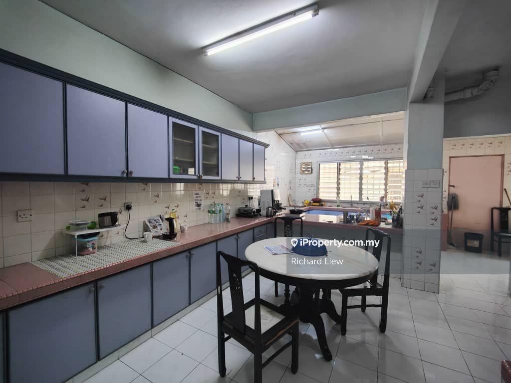 No Balcony Layout 24x80 Freehold