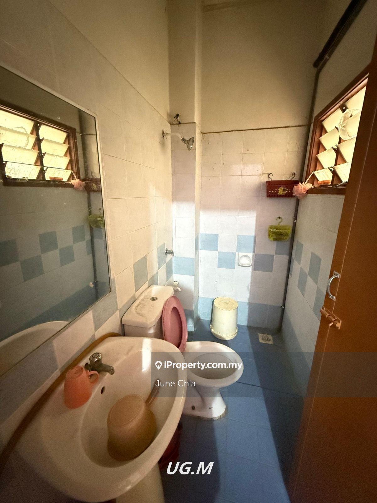 Bukit Raja 1sty 20x65 Facing No House Only 365k Full Loan Klang