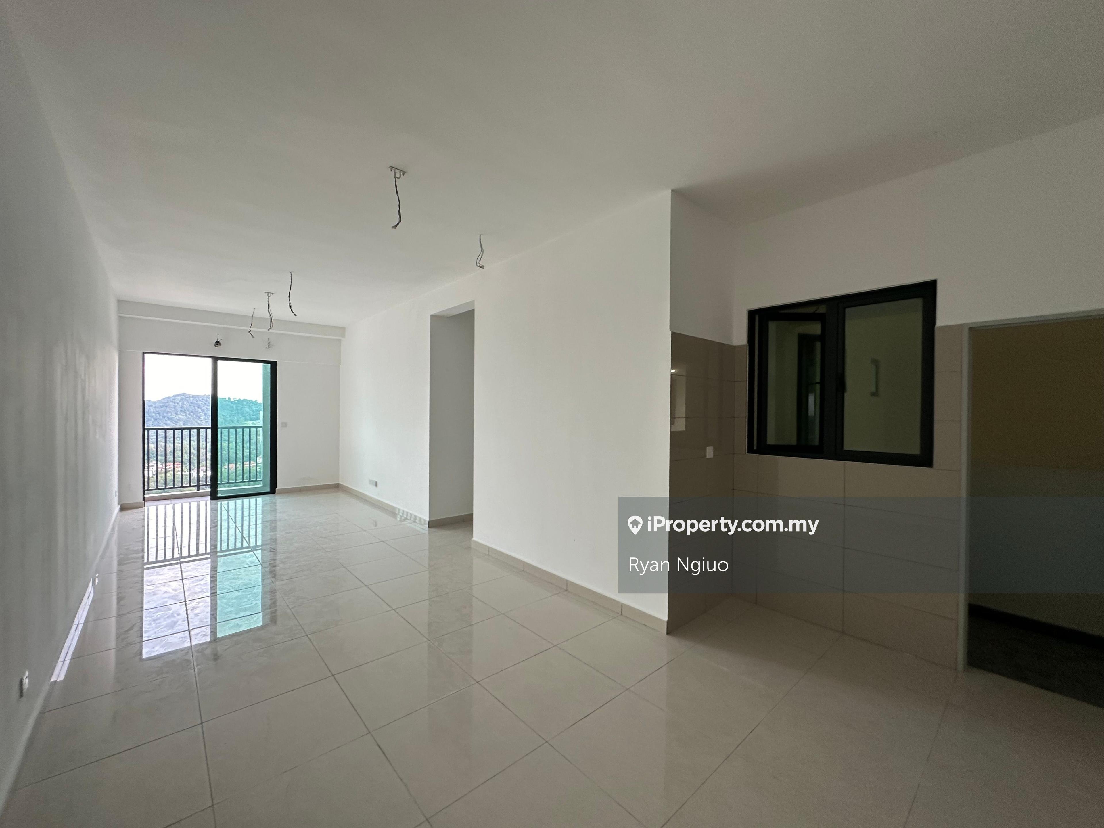 Band New Condominium