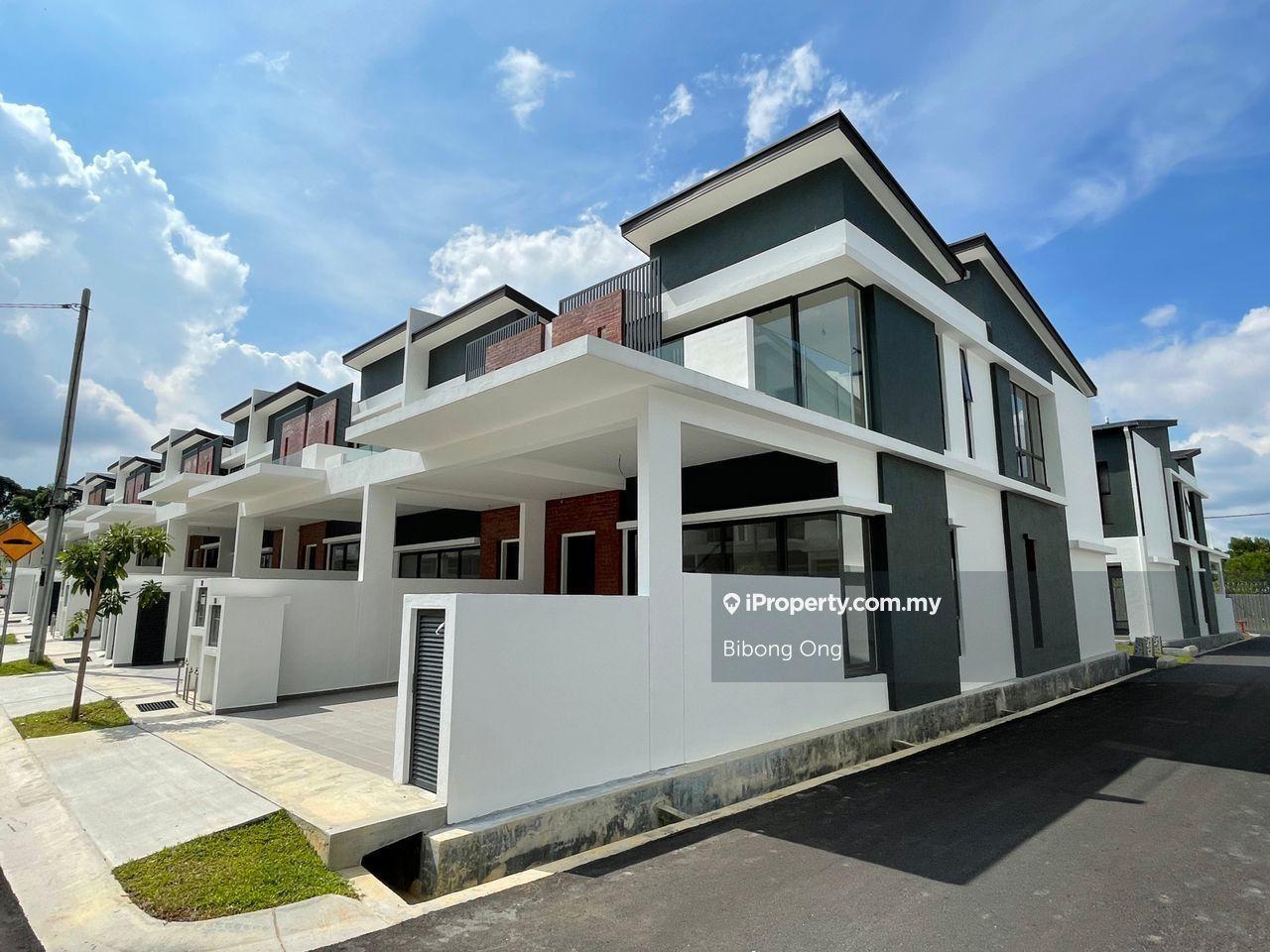 For Sale(Country Villa)End Lot