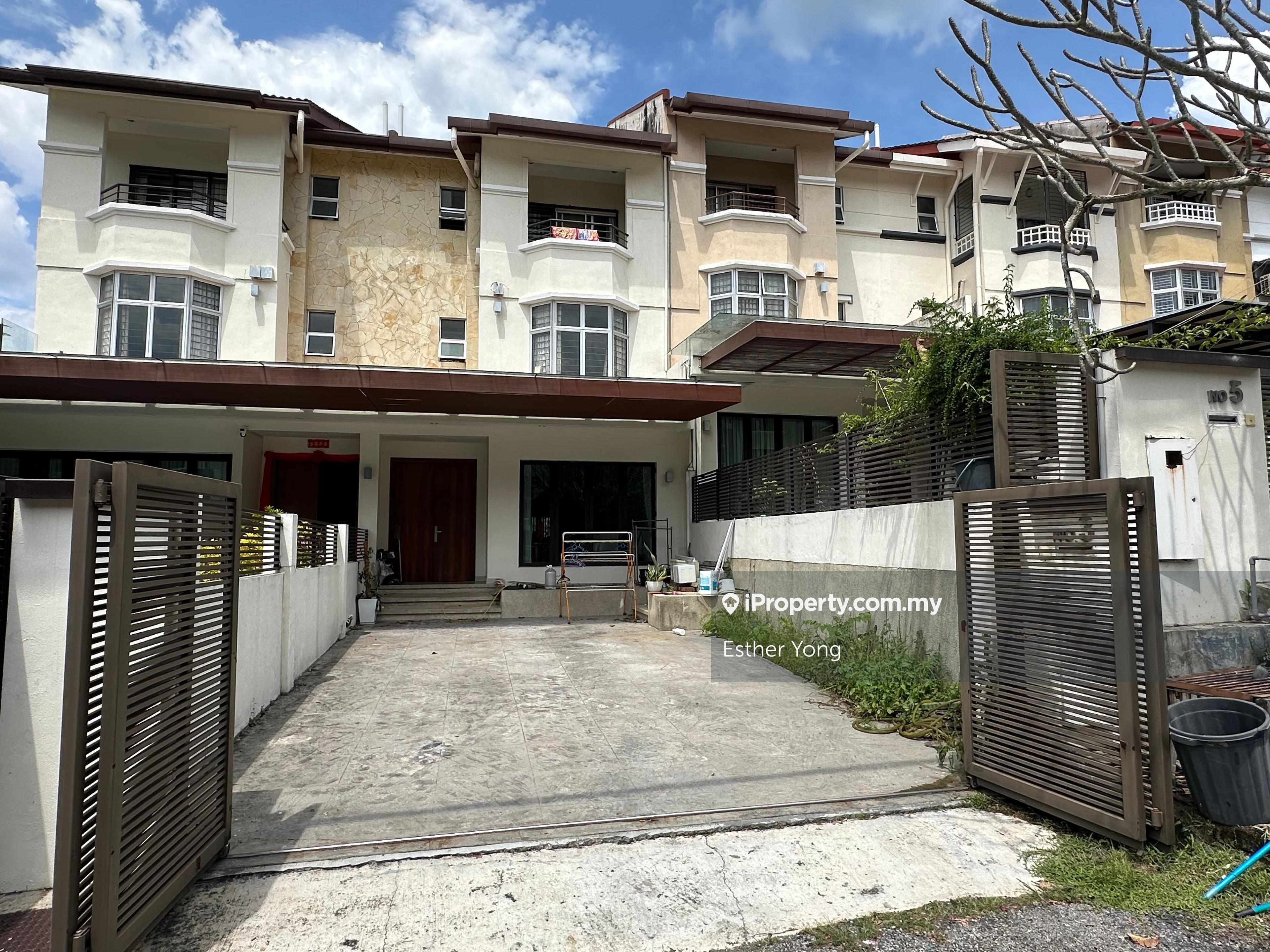 3 storey renovated intermediate house is available foe sale now