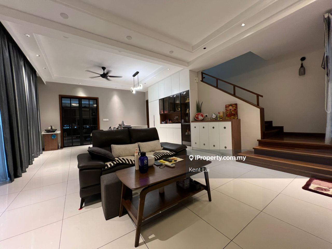 Double Storey End Lot 32x75 Bk8 Bandar Kinrara near Bukit Jalil :
