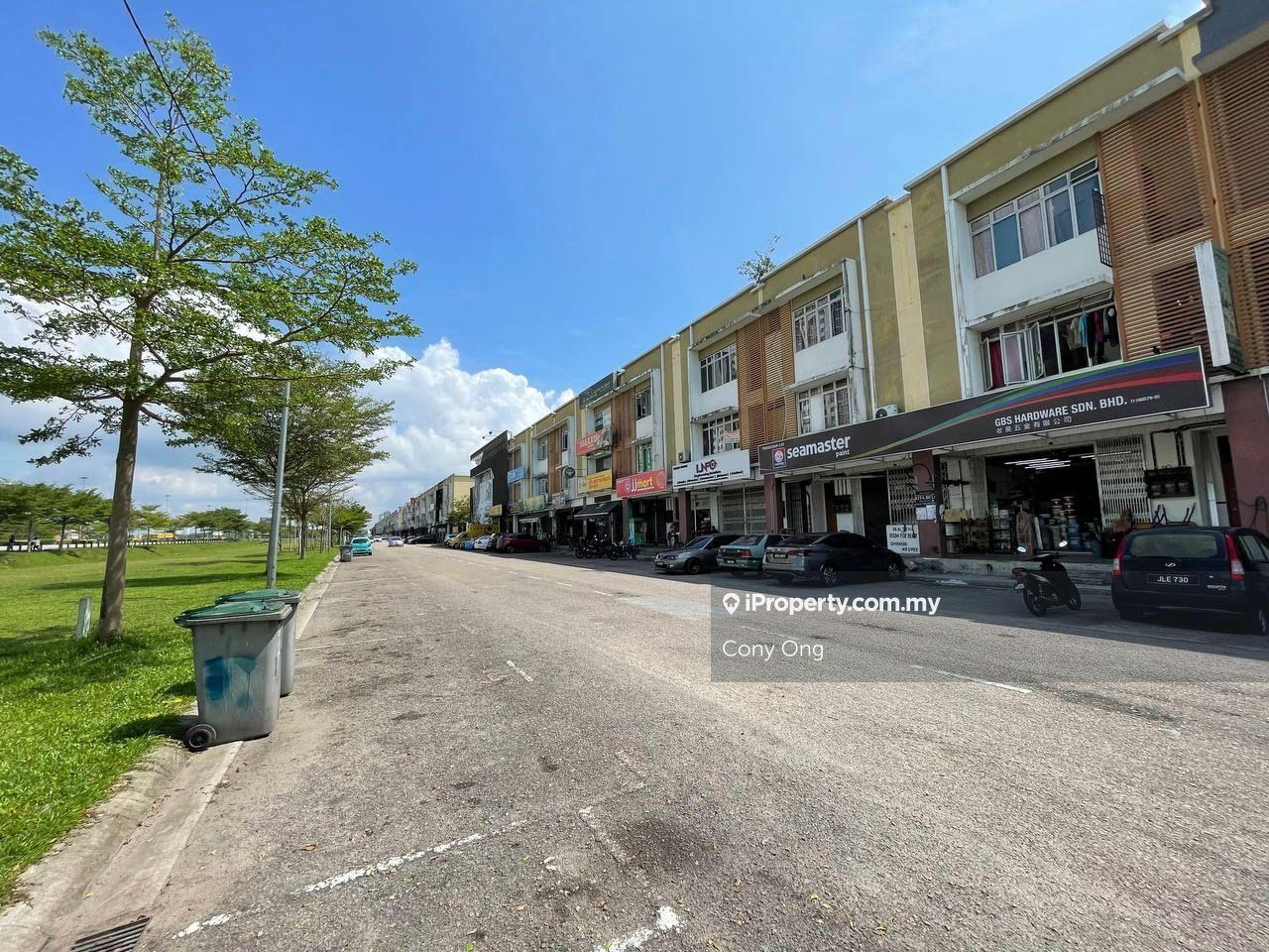 Sierra Perdana,Taman Rinting,Masai,3 storey shoplot,facing highway