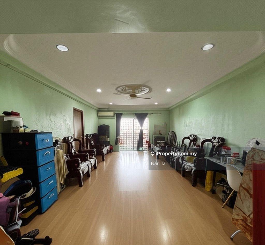 Endah Ria Condo 1385sf spacious unit for sale high floor renovated
