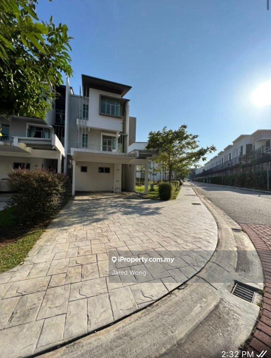 Terrace house for Sale