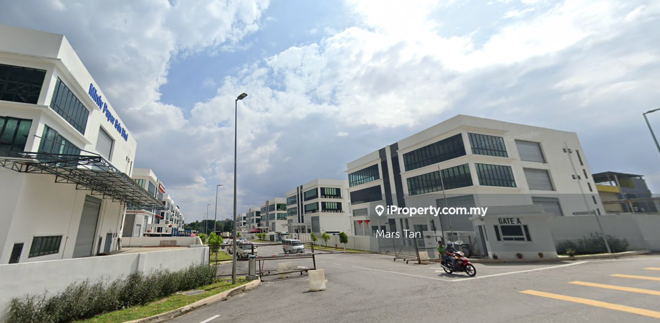 Cargo Lift / 25,000sf / Hot Area ( 3 Storey Factory ) Seri Kembangan  