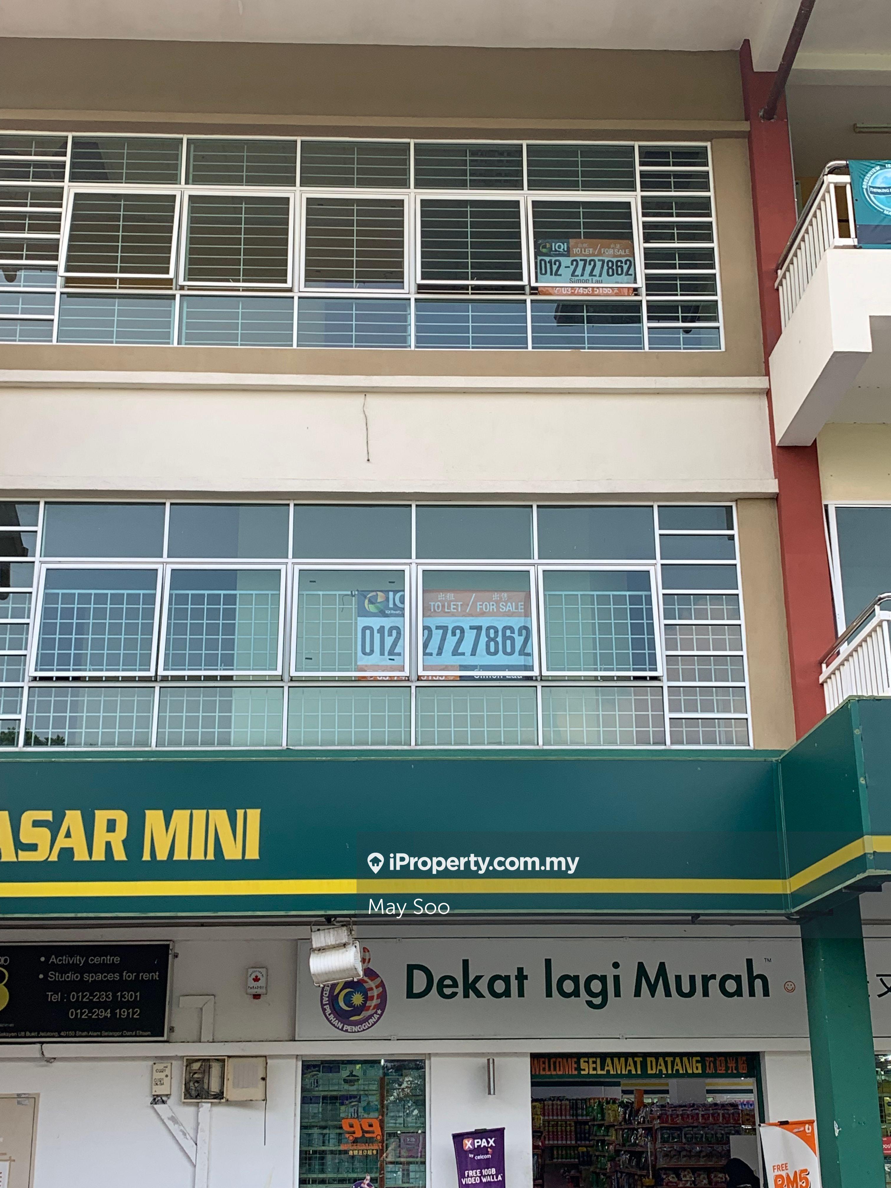 3 Storey Corner Shop Lot (2nd floor for rent). Good Location.