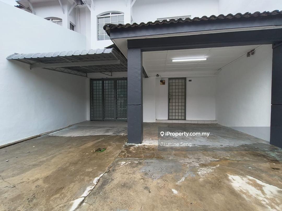 Taman Putri Kulai House For Rent
