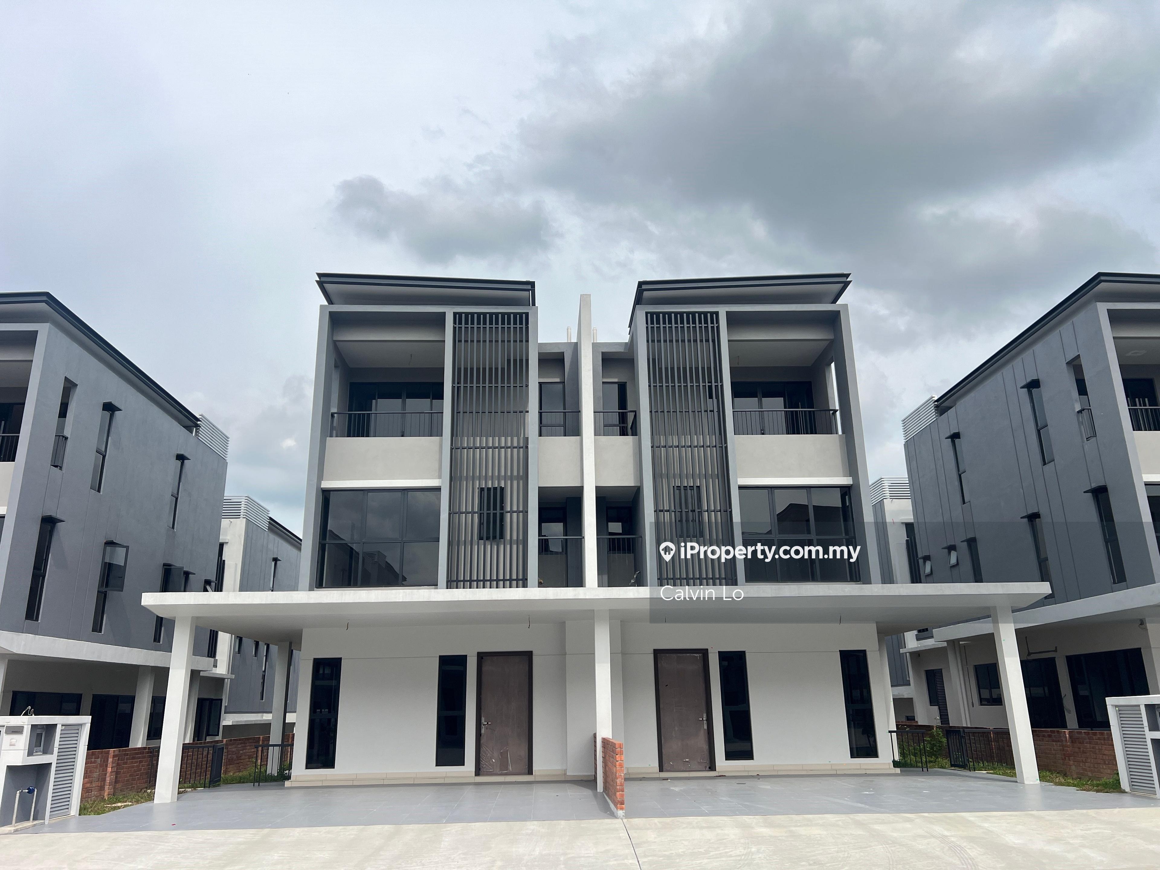 2.5 Sty Cluster Semi-D Bromelia Bukit Puchong