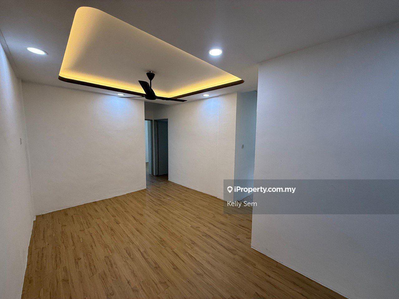 Larkin Perdana Flat- Level 4