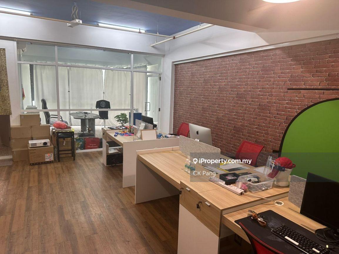 Sunway Geo renovated office suite 670 sf v vinyl floor good location 
