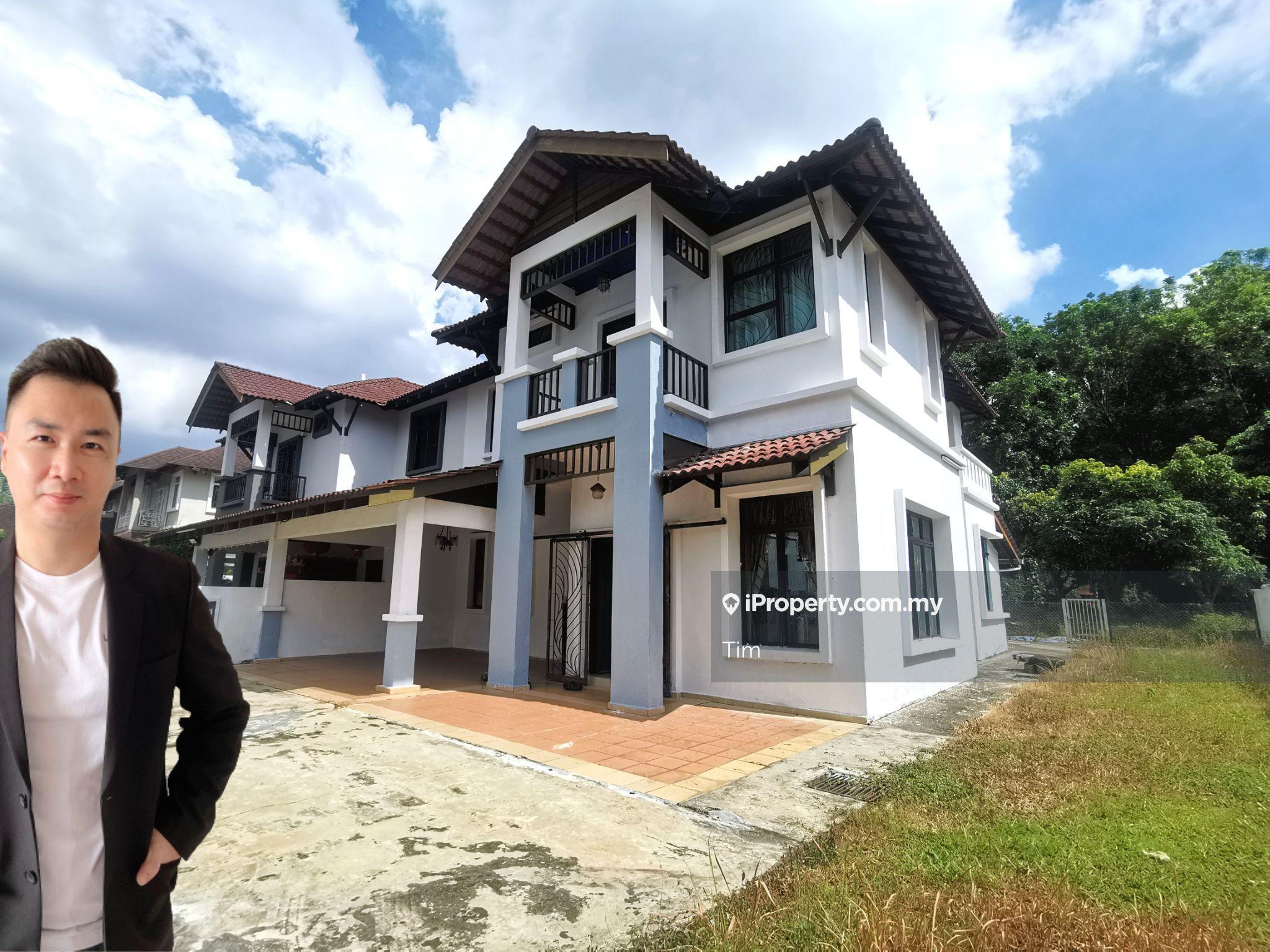 Gated Guarded Semi D in Ayer Keroh. Welcome Viewing and Discuss
