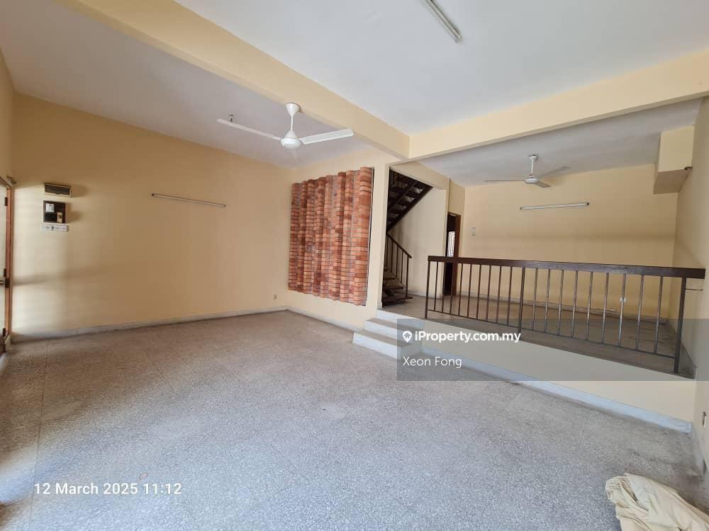 Freehold 22 x 75 sq.ft. Double Storey Terrace @ SS 2 for Sale
