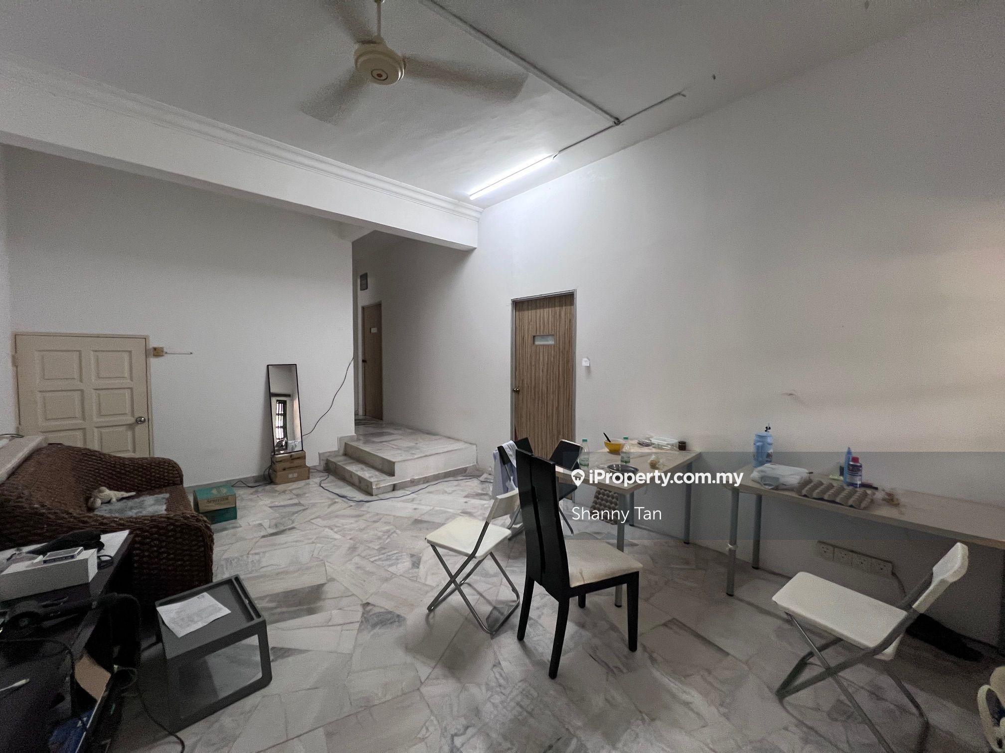 9 Bedroom, 4 Bathroom Good For Investment
