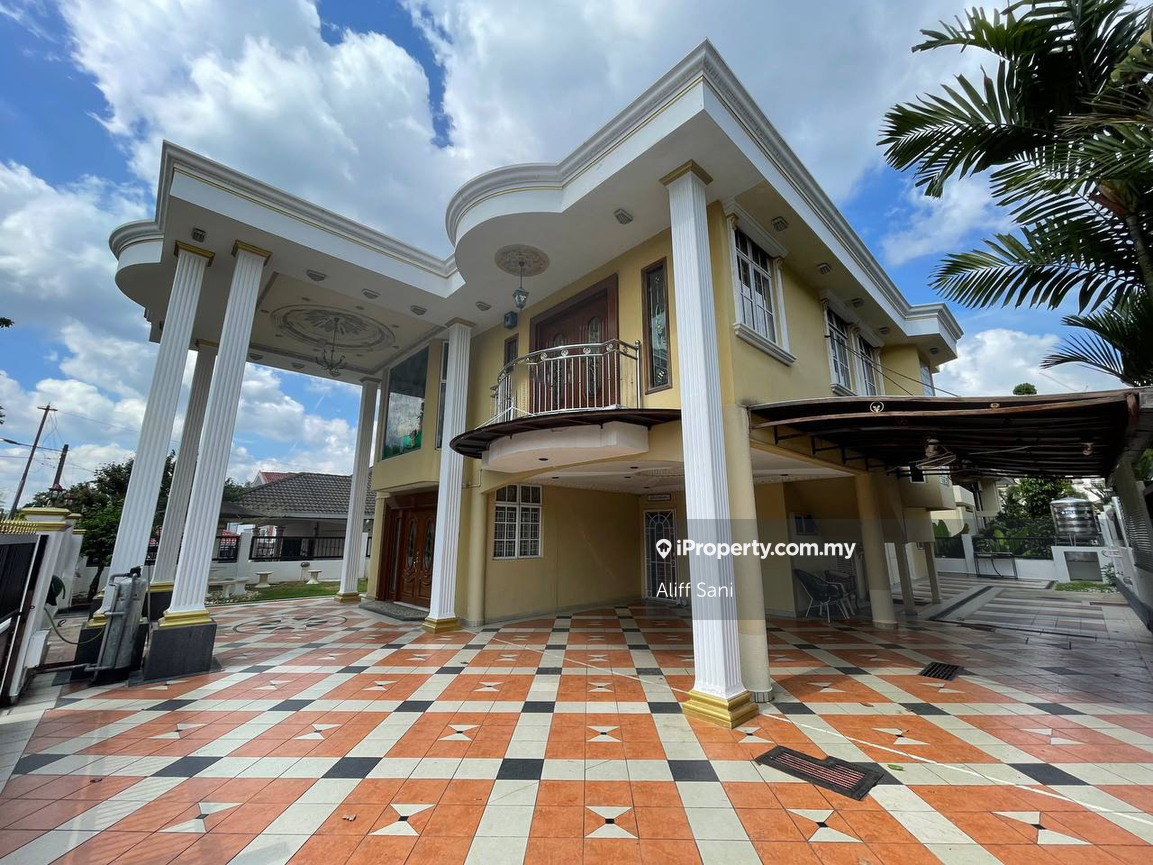Renovated Bungalow Keramat