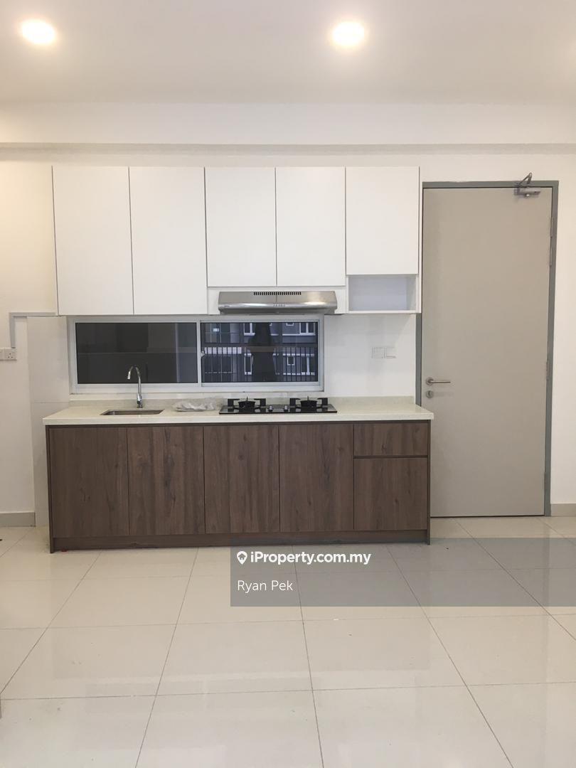 Pinnacle Sri Petaling 3 bedrooms for rent 