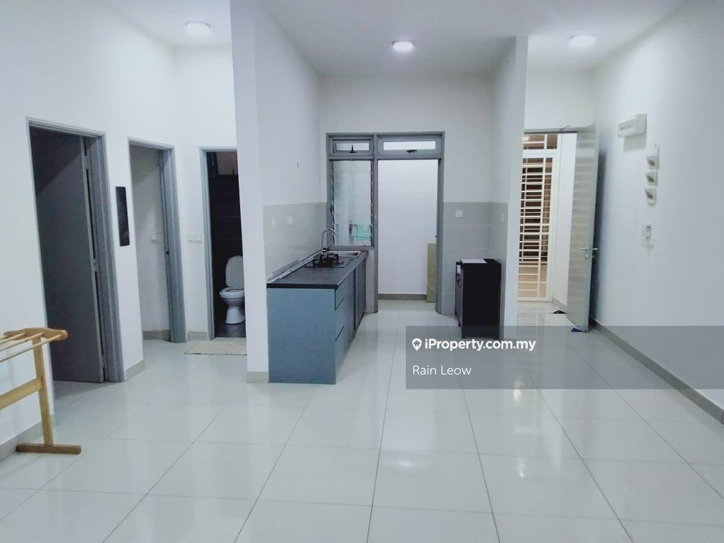 Green Park Residence At Seri Kembangan For Sale!