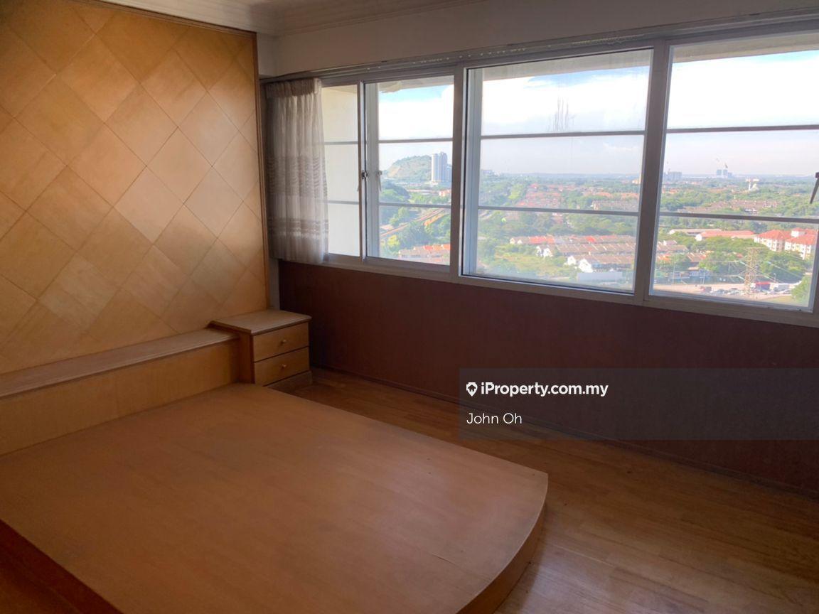 Shah Alam Freehold resort style seri Hijauan Penthouse for  Sale