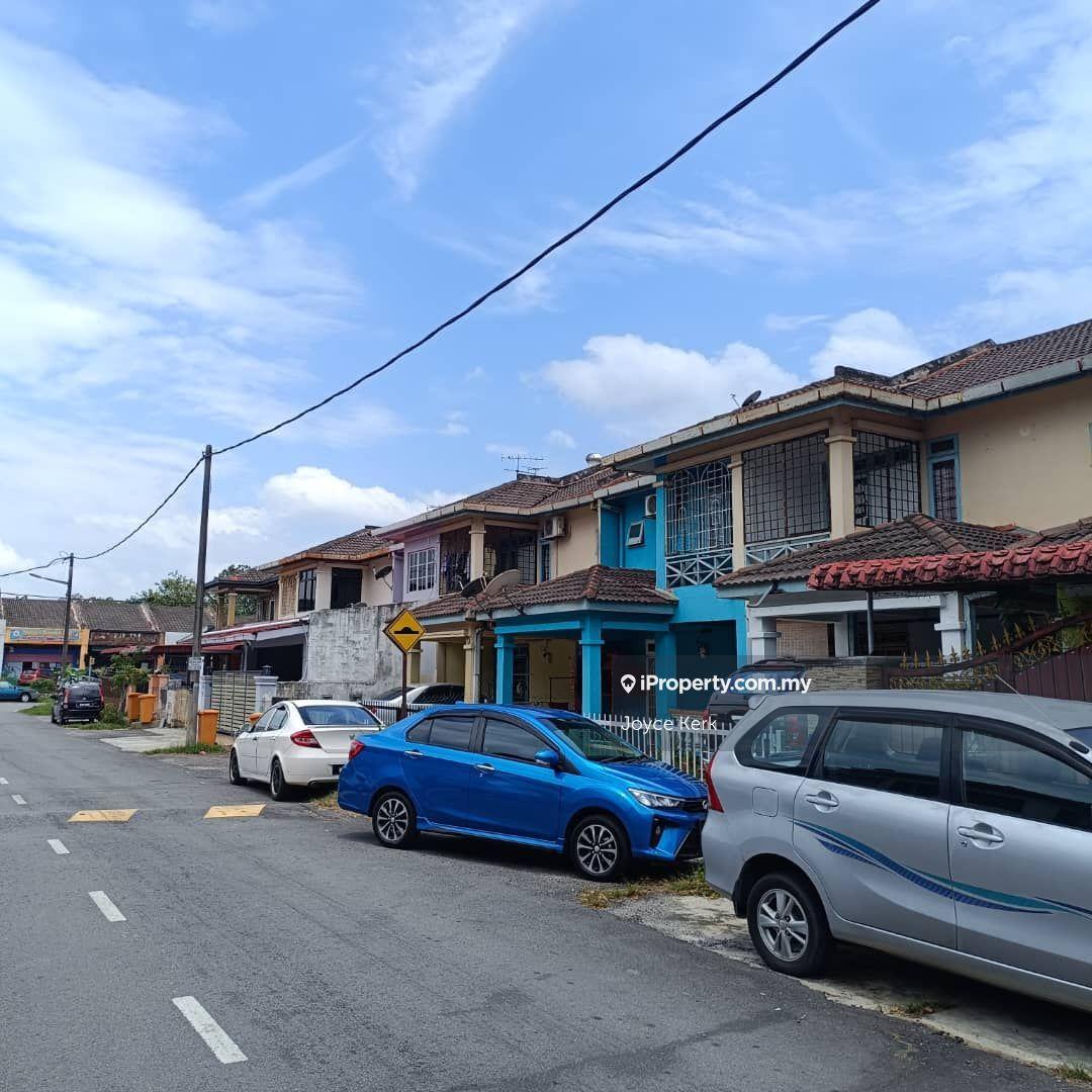 For sale Jalan Tulip Bukit Beruntung Rawang Selangor