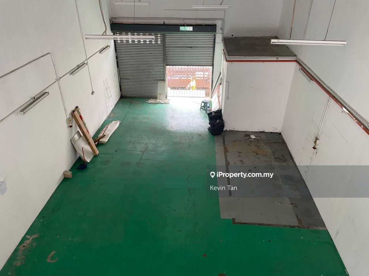 1.5sty Factory Bandar Bukit Puchong 30x100 for rent