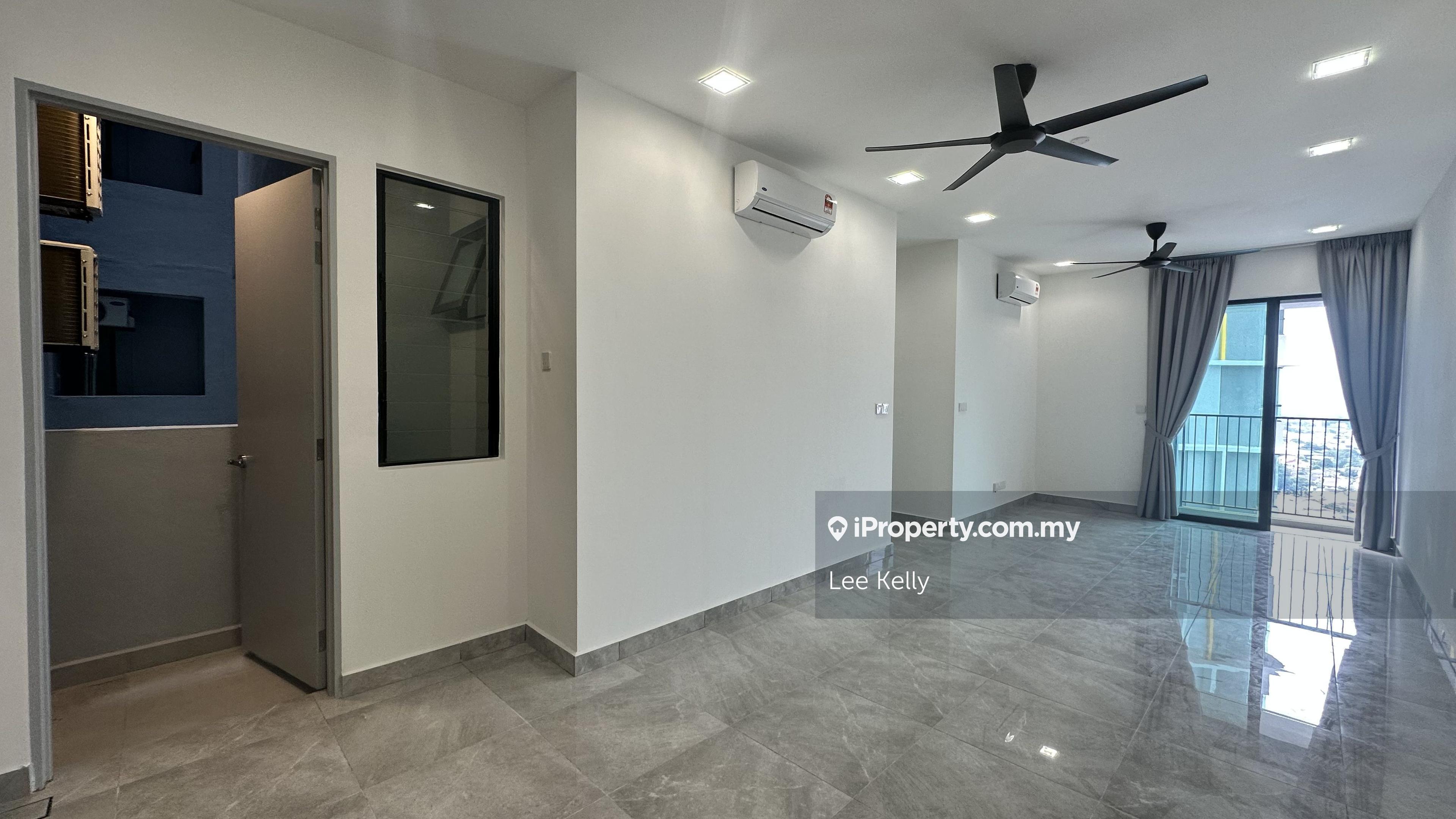 End-Lot Partial Furnished 3 Bedrooms, 5 Mins Walk to Tmn Paramount LRT
