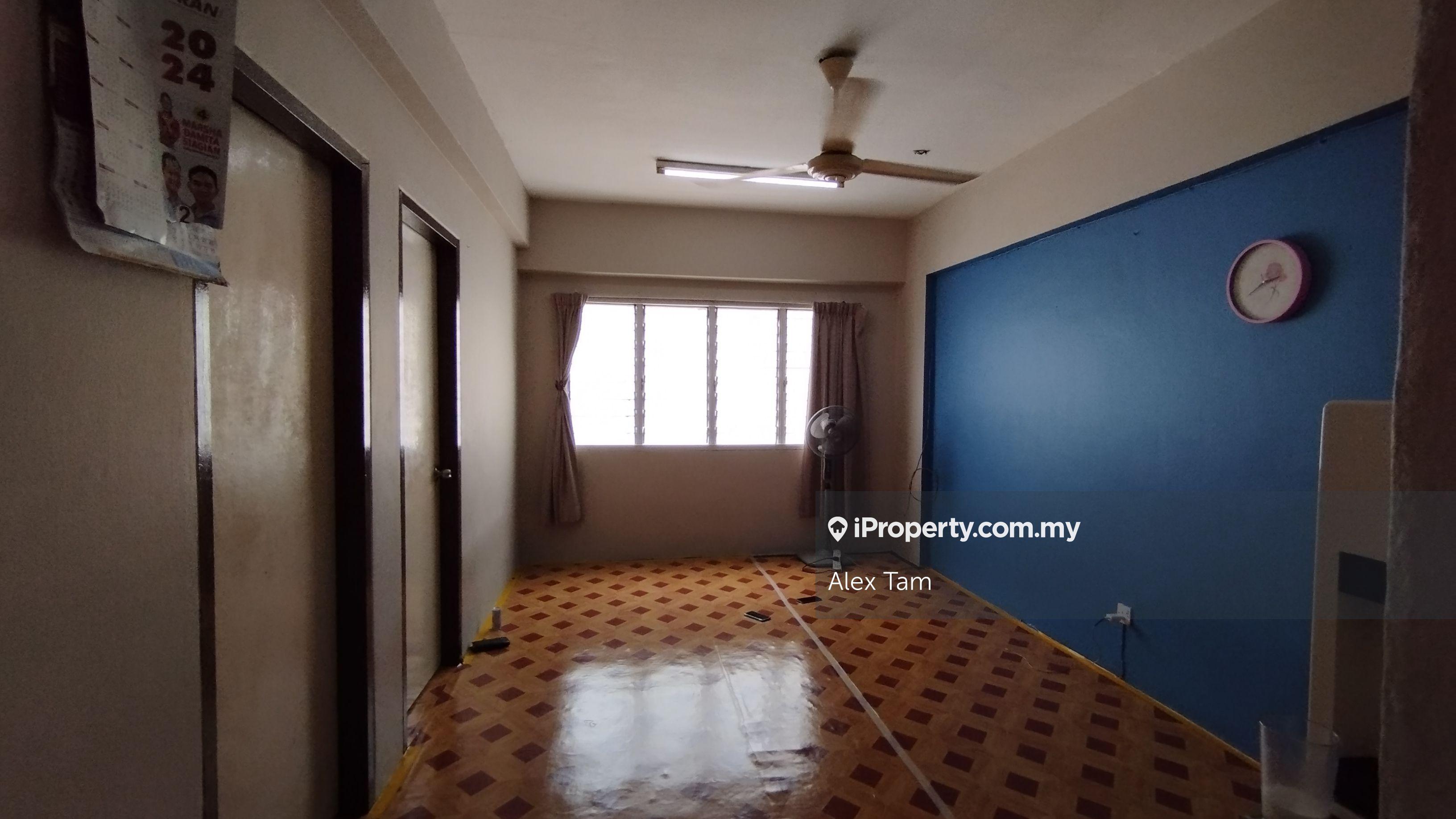 Pangsapuri Angsana, Persiaran Subang Mewah, 