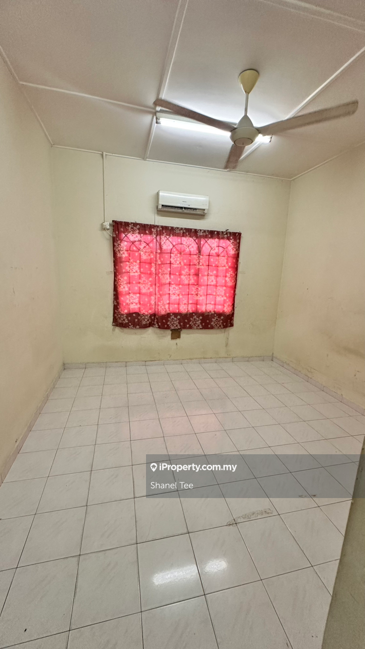 1.5 storey terrace for sales taman Lian Seng 