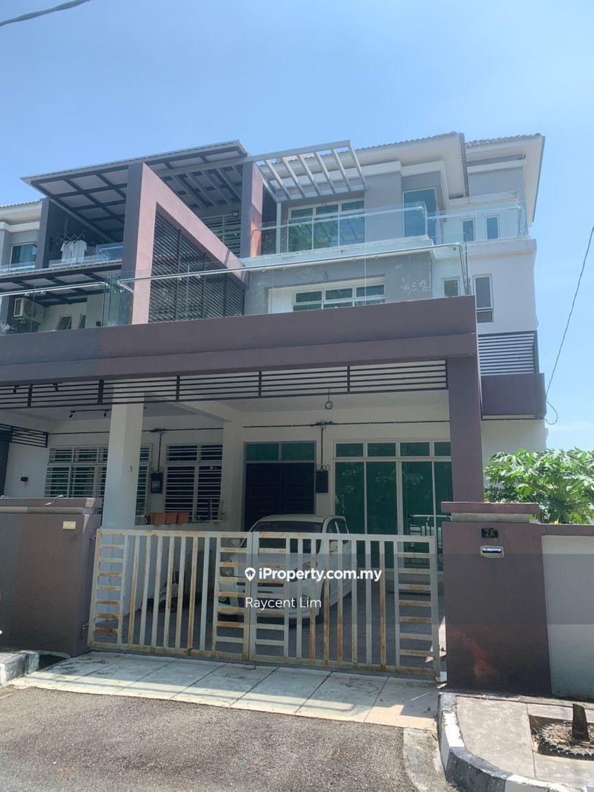 Semi-D house for Sale