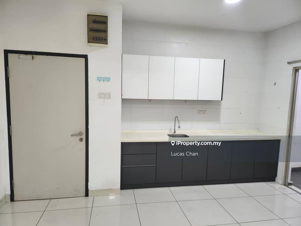 Spring Avenue 986 Sqft 3 R 2 B Partial Furnished Unit Ready For Rent