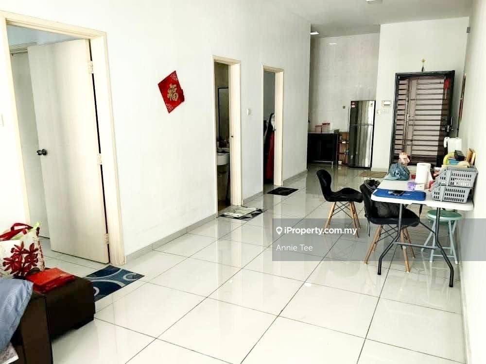 D'Summit Residence/ High Floor/ Pool View/ Good Condition