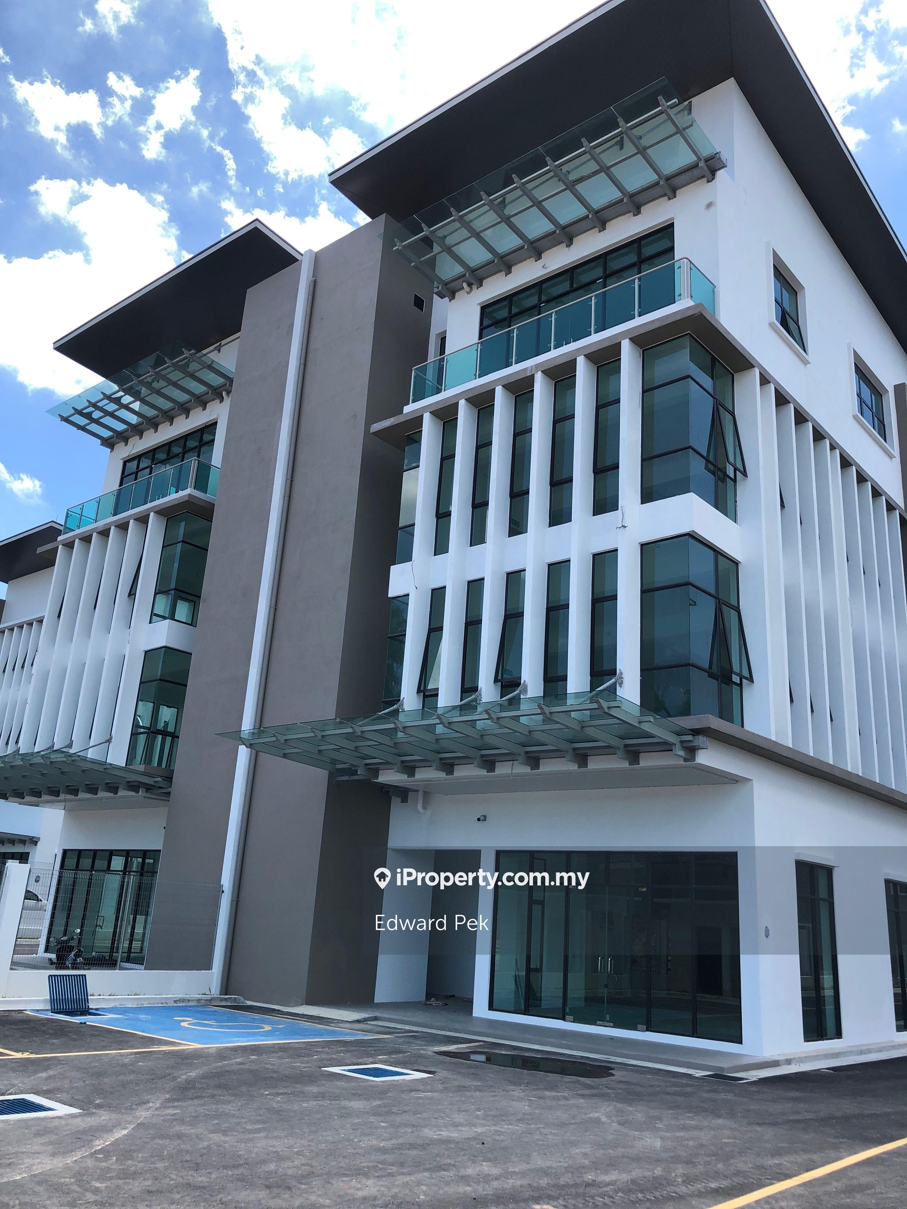 3.5 Sty Semi-D Factory For Rent 