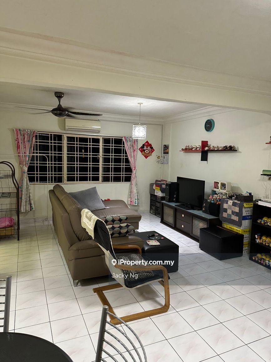 Saujana Apartment @ Damansara Damai for Sale