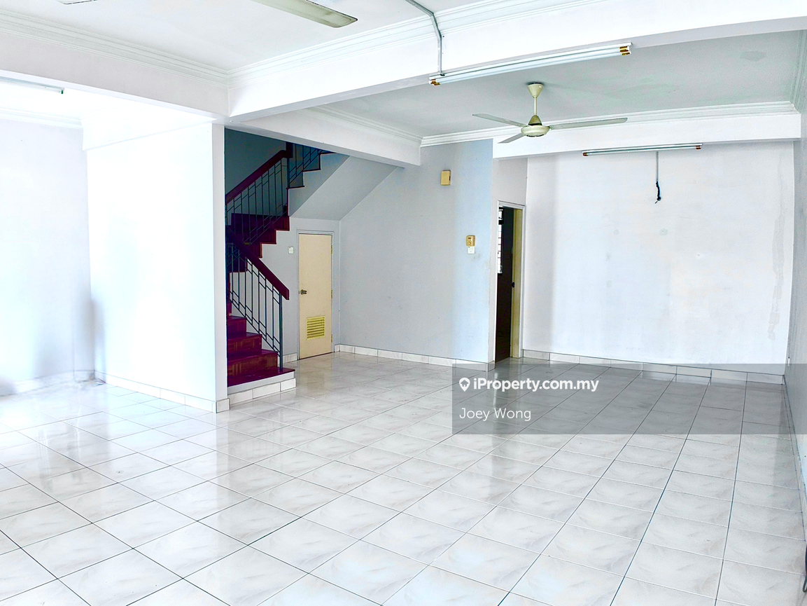 2.5 Storey Terrace House at Bandar Utama 11 For Sale 