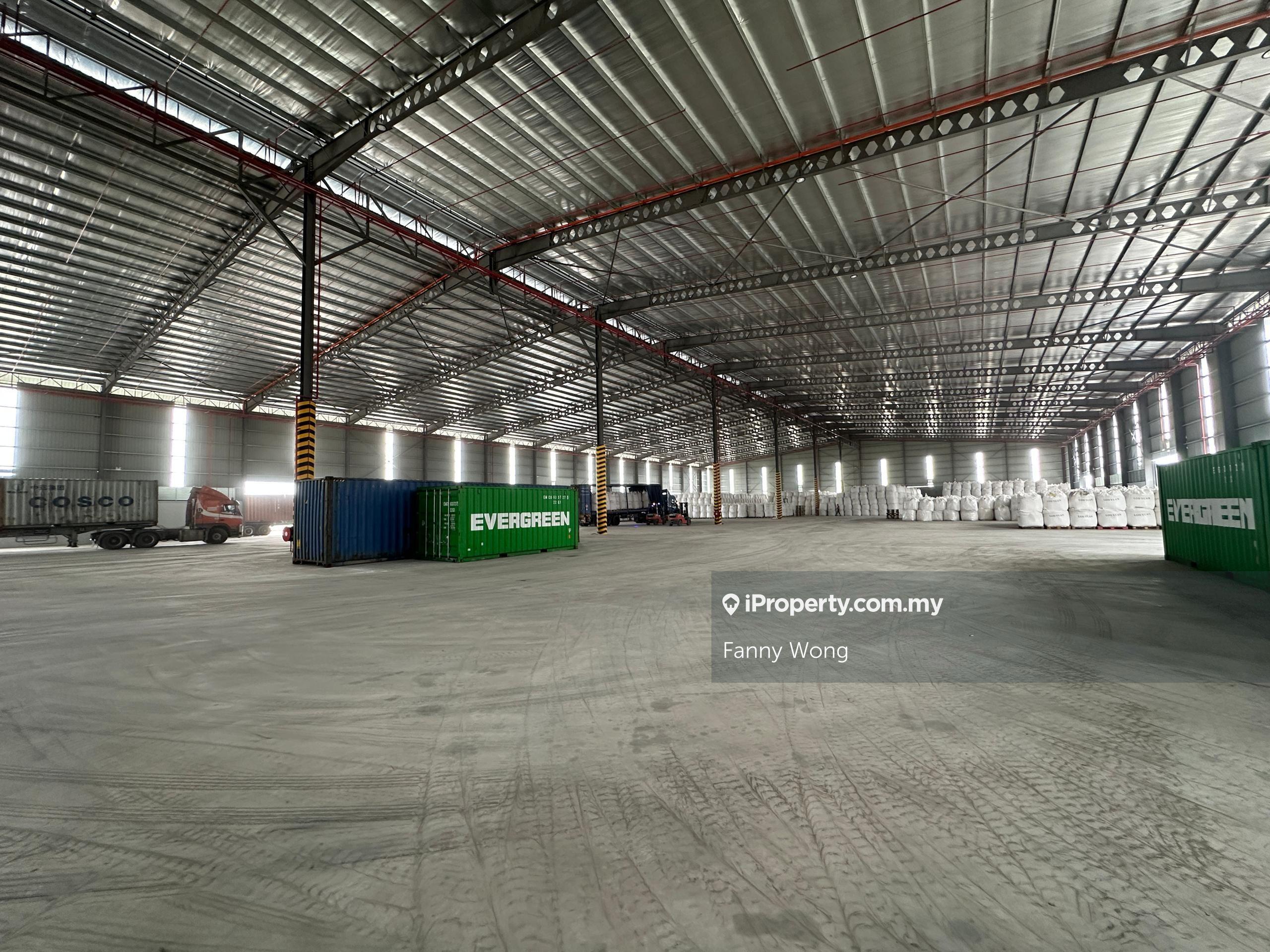 Shah Alam Town Mega Factory Warehouse with Large Empty Land