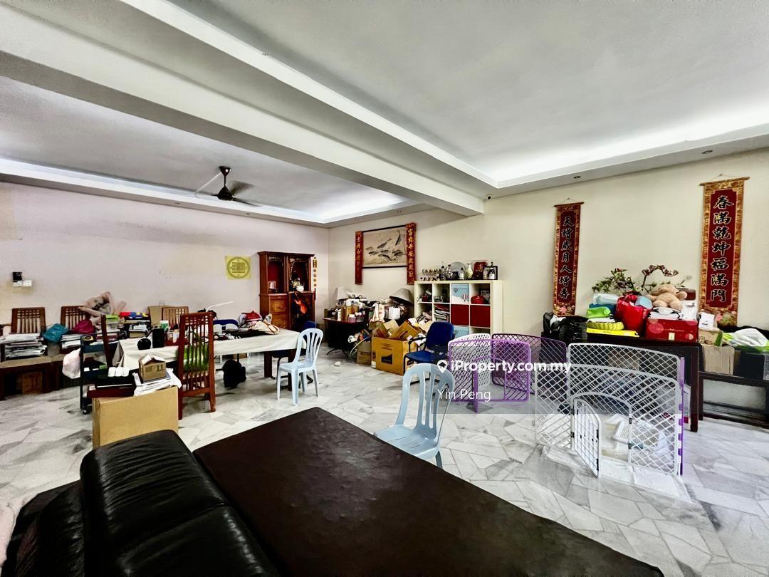 Jumbo Terrace Home in Datuk Sulaiman