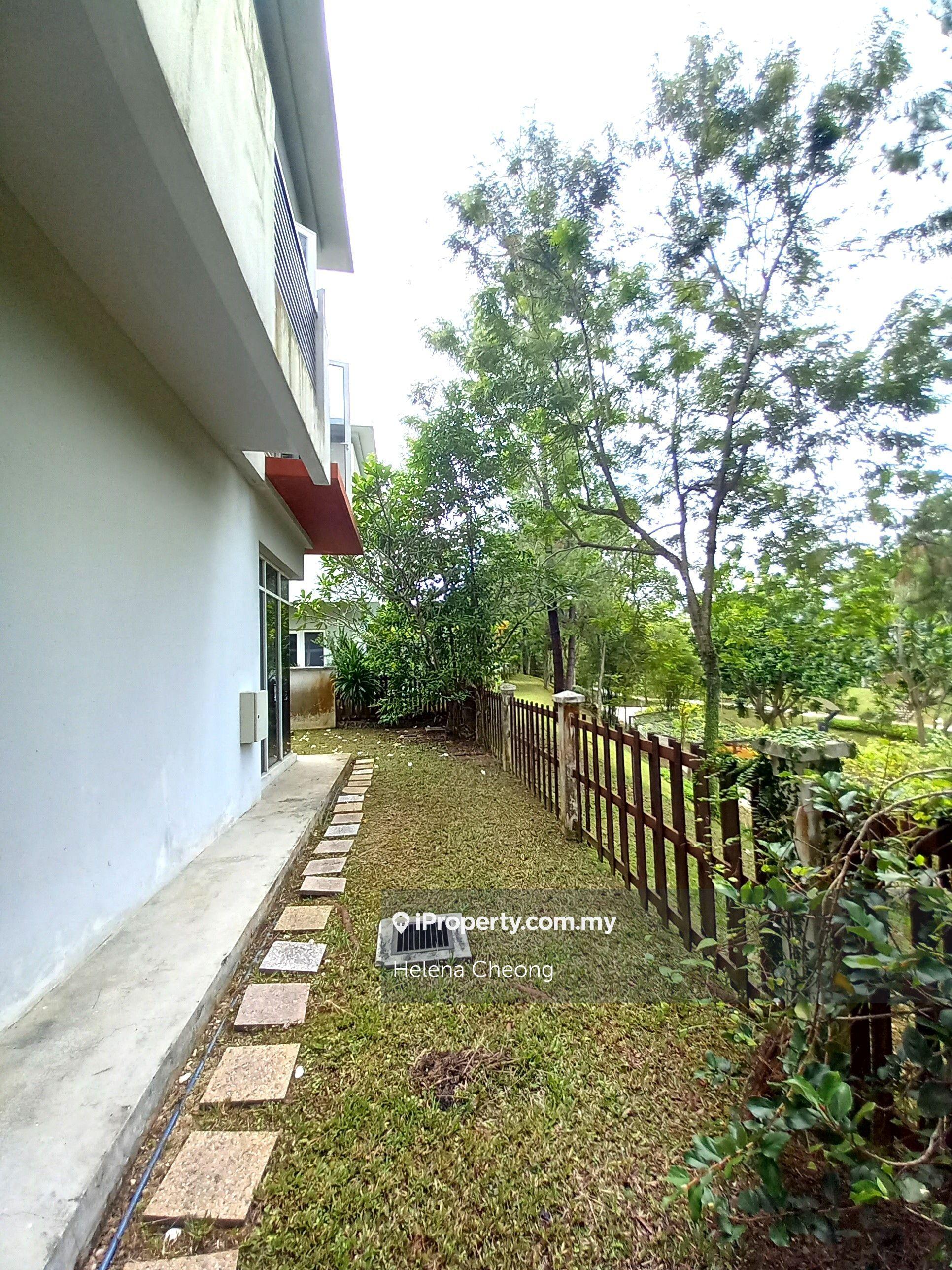 Lake view bungalow for Sale. Excellent location. Must view.