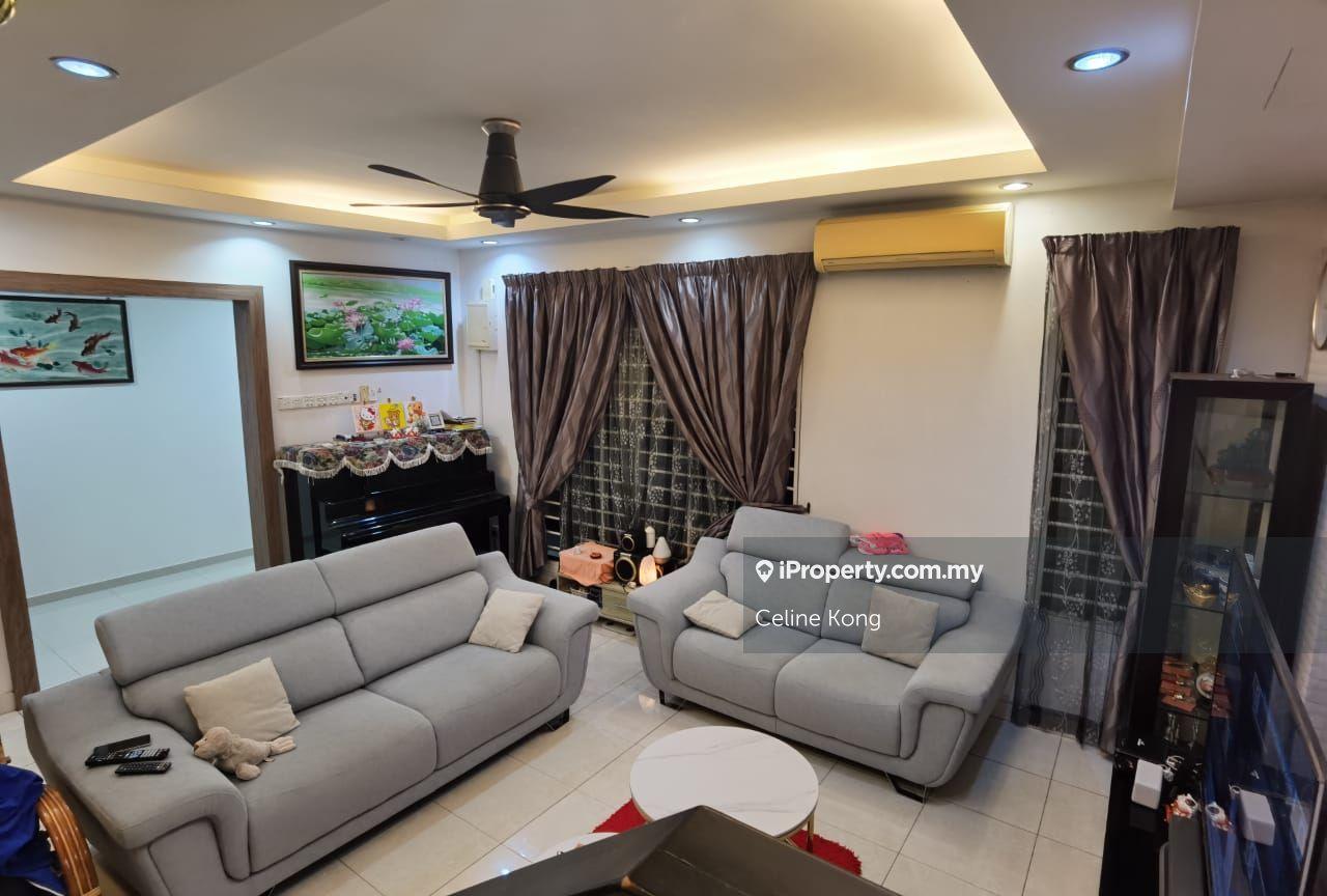 Renovated & Extended 2.5 Storey Semi D Move In Condition