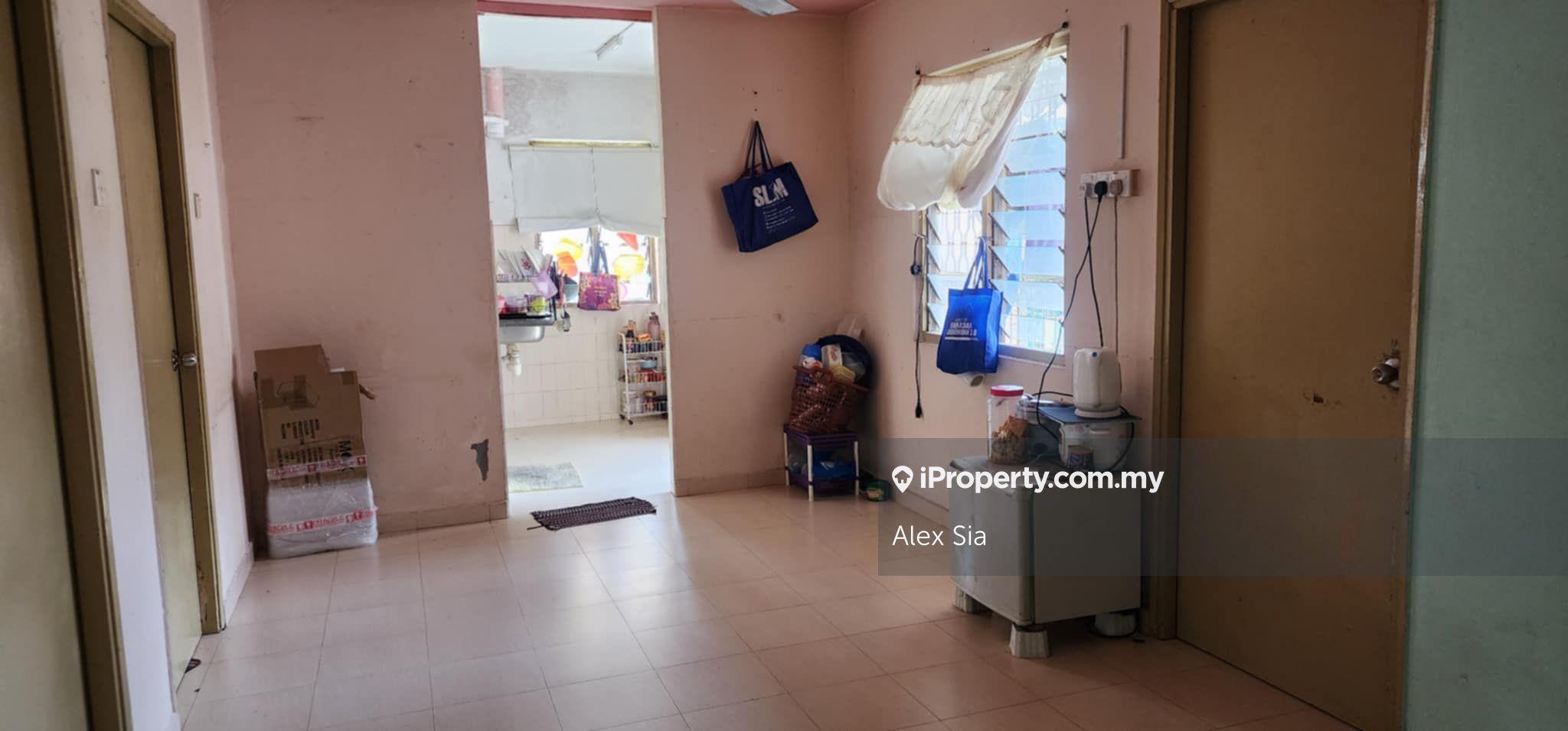 Seksyen 2 wangsa maju flat ground floor