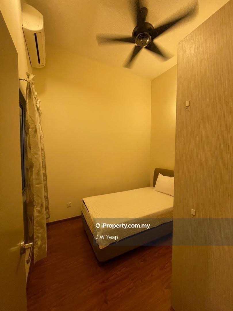 Vue residence Small Single room female only with Wifi