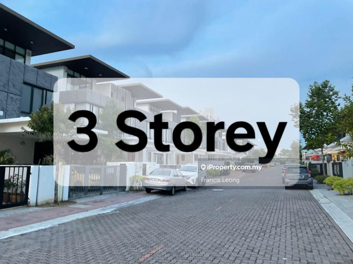 Sierra 6. 3 Storey Landed. Renovated.