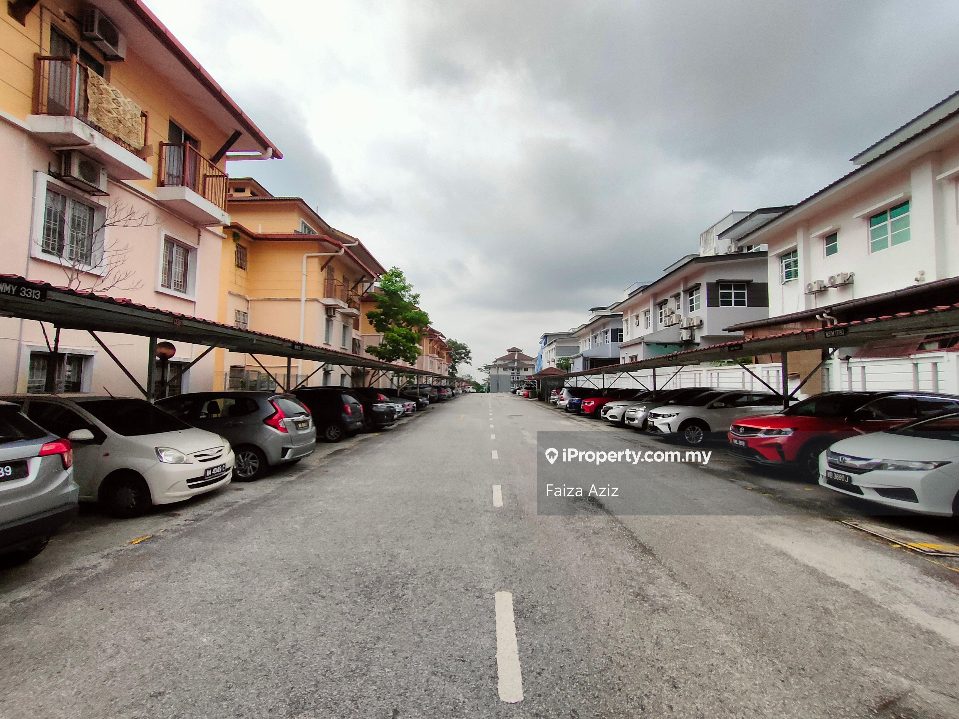 Cool and breezy duplex ( 2 storey ) apartment. Close to nature. 