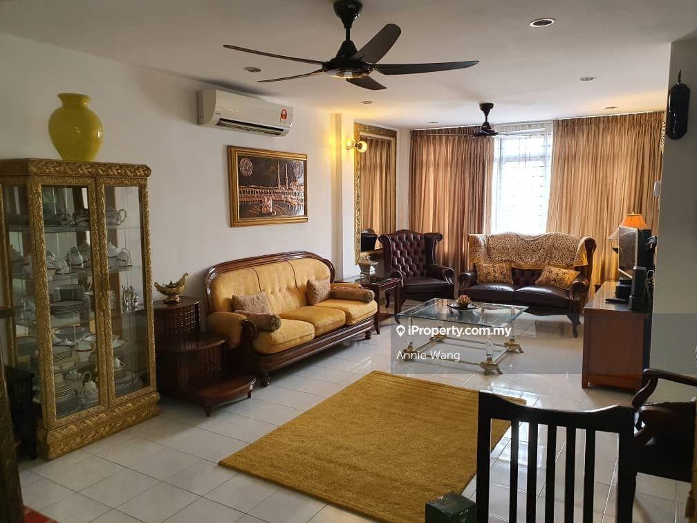D'Shire Villa Condo