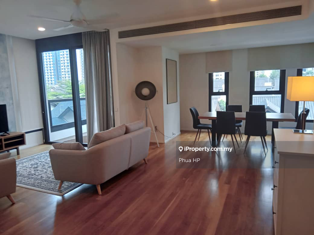 Low Floor Duplex Minimalist ID 