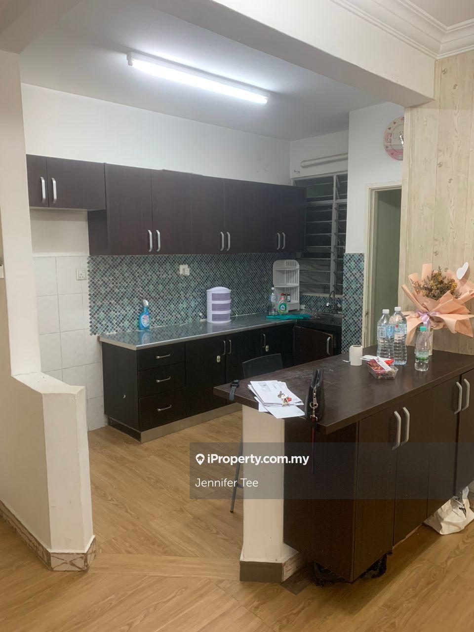 Low floor unit
